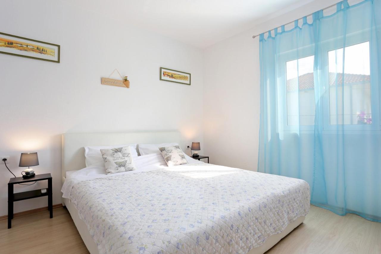 Seaside Holiday House Poljica, Trogir - 5161 マリナ エクステリア 写真