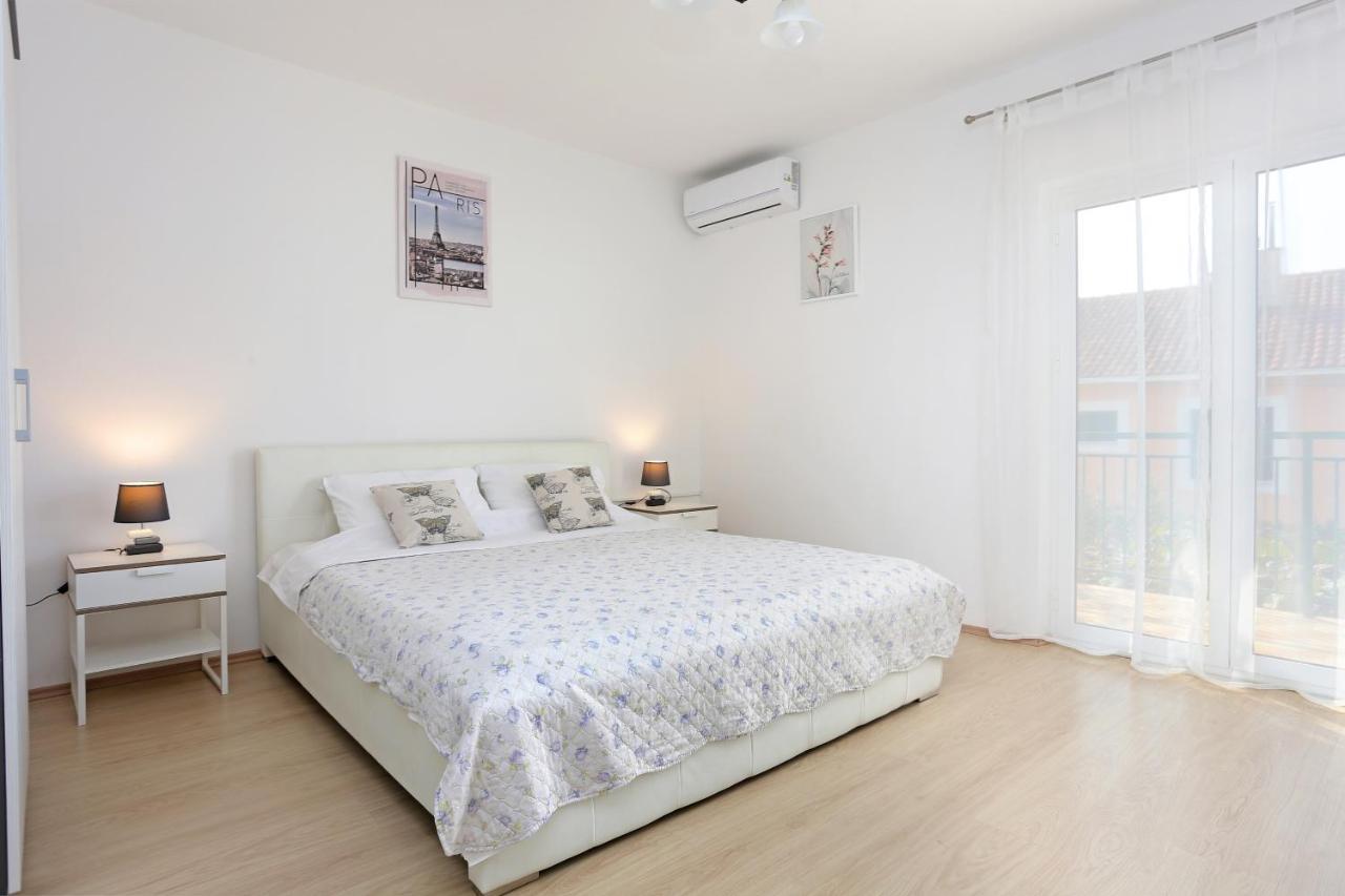 Seaside Holiday House Poljica, Trogir - 5161 マリナ エクステリア 写真