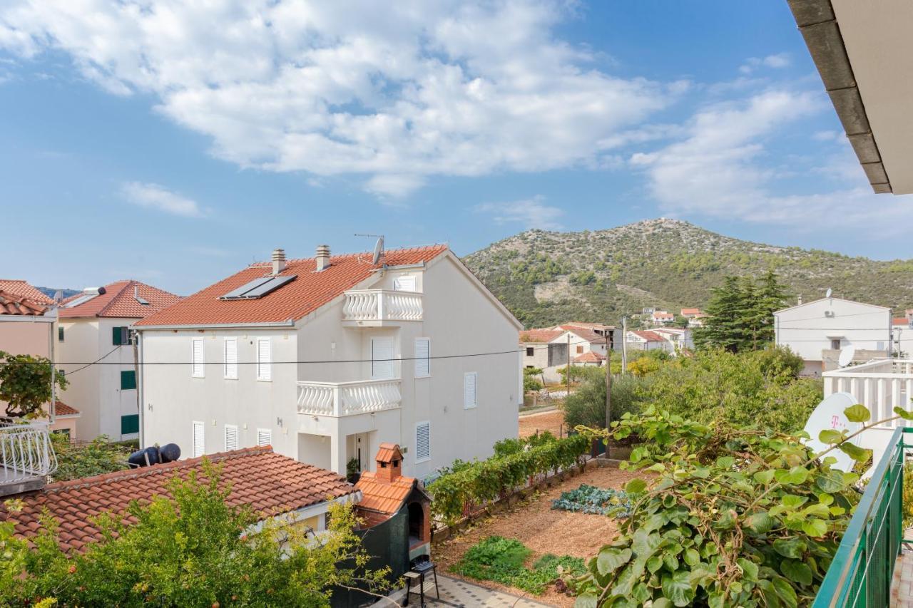 Seaside Holiday House Poljica, Trogir - 5161 マリナ エクステリア 写真